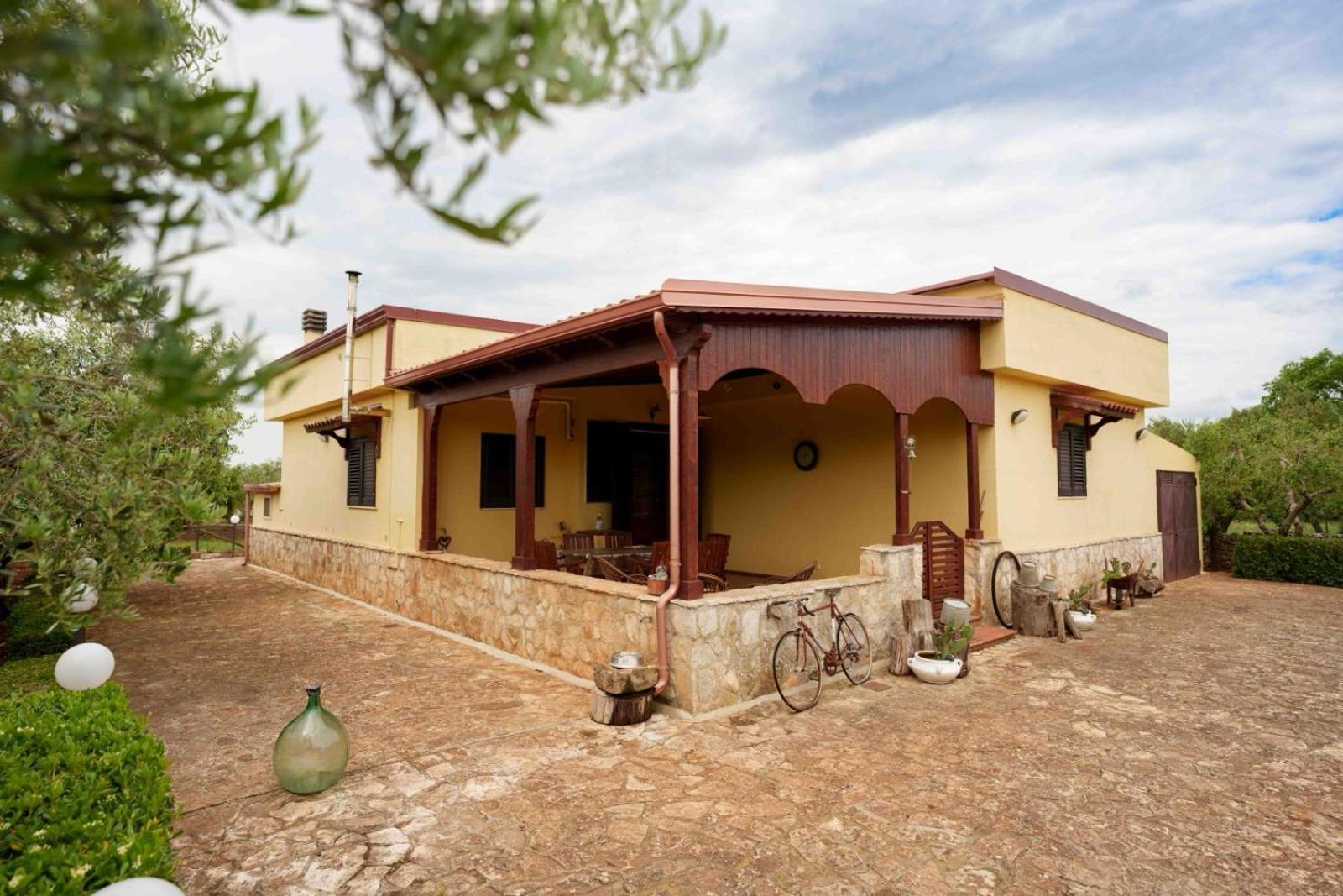 Villa Mario Mottola Exteriör bild